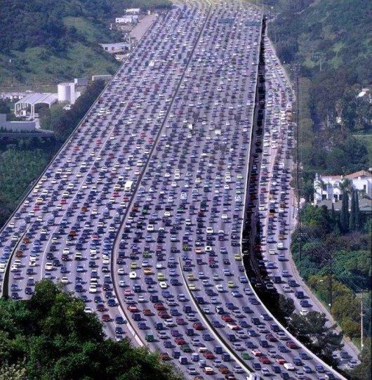 La California studia una fonte energetica insolita: le sue strade&nbsp;paralizzate